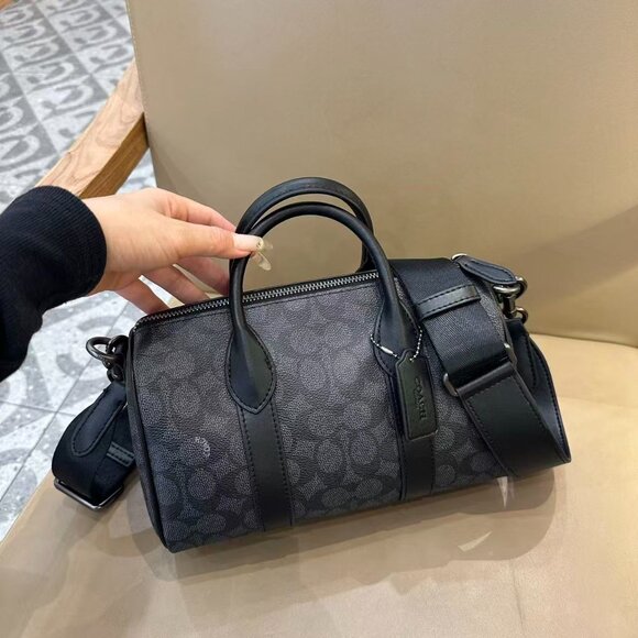 Coach men's Boston monogram pillowcase, size 25cm x 15cm x 11cm - Picture 2 of 8